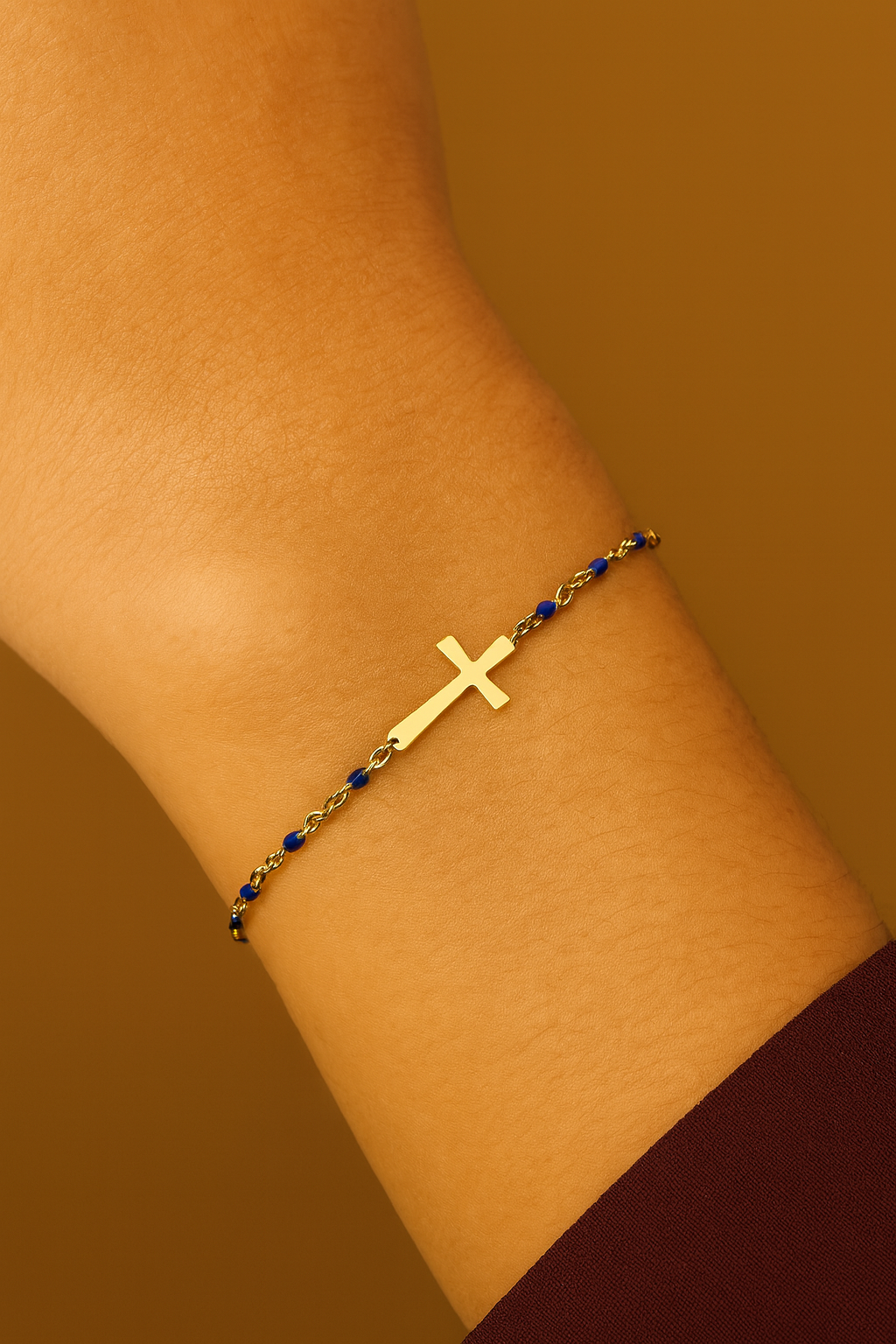 Bracelet Croix Dorée – Perles Fines & Chaîne Ornée | DIVINÉO